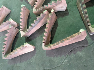 ASTM证书定制彩色牙齿形状BI金属铸造